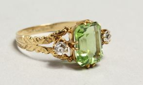 AN EDWARDIAN GOLD PERIDOT AND DIAMOND RING