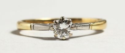 AN 18CT WHITE GOLD SINGLE STONE DIAMOND RING