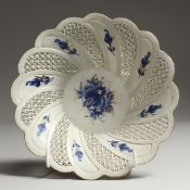 A SIM EUROPA PORCELAIN PIERCED BON-BON DISH. 7ins diameter.