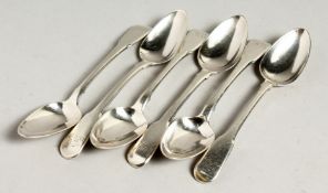 A SET OF SIX GEORGE III TEASPOONS London, 1802, Maker Ely & Fearn.