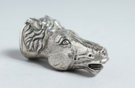 A HEAVY CAST SILVER HORSE'S HEAD VESTA CASE.