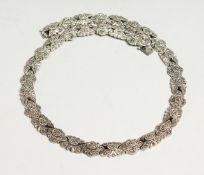 A SILVER MARCASITE NECKLACE.