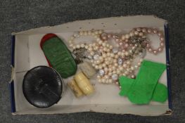 Miscellaneous collectables.