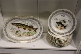 A fish decorated service.