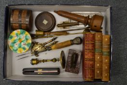 Miscellaneous collectables.