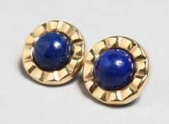 A PAIR OF 14CT GOLD AND LAPIS EARRINGS