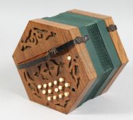 A MODERN 30 BUTTON CONCERTINA.