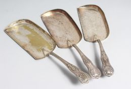THREE KINGS PATTERN CRUMB SCOOPS.