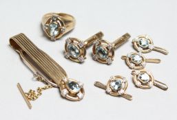 A SUPERB AQUAMARINE SET RING, CUFF LINKS, TIE PIN AND STUDS, 9CT GOLD.