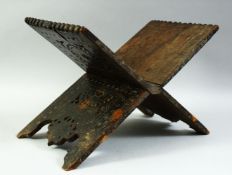 AN 18TH/19TH CENTURY INDIAN OR NORTH AFRICAN QURAN BOOK STAND, 24cm open.