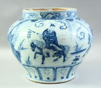 A LARGE CHINESE BLUE AND WHITE GLAZED POTTERY BULBOUS VASE, painted with figures on horseback,