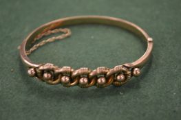 A 9ct gold bracelet.