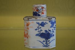 An Imari tea caddy and cover.