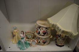 Mason's Mandalay jardinieres, a similar table lamp and other items.