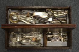 King's pattern plated cutlery in a cutlery box.