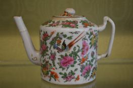 A Canton teapot and cover.