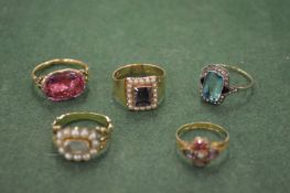Five various gold rings.