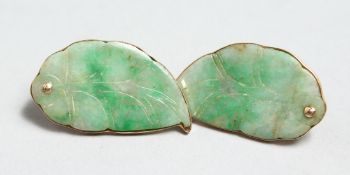 A GOOD PAIR OF GOLD LEAF SHAPED EARRINGS.