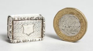 A TINY VICTORIAN VINIGARETTE. Birmingham 1842. Maker Francis Clark.