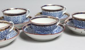A SET OF FIVE WORCESTER FLIGHT PERIOD, ROYAL LILY PATTERN, CUPS AND SAUCERS.
