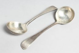 A PAIR OF SAUCE LADELS. London 1904. Weight 5ozs.