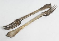 A PAIR OF EARLY TRIFID FORKS.