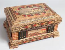A SUPERB CONDITION NAPOLEONIC STRAW WORK JEWELLERY BOX, the top with a cottage opening to reveal a