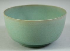 A CHINESE RU STYLE CELADON BOWL, 17cm diameter.