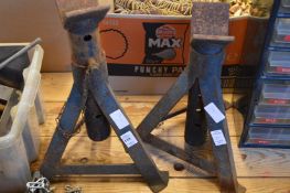 A pair of axel stands.