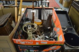 Miscellaneous collectables.