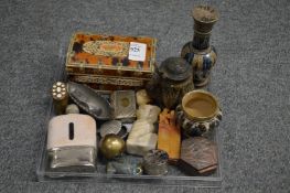 Miscellaneous collectables.