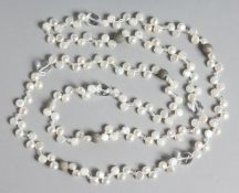 A PEARL AND ROCK CRYSTAL BEAD NECKLACE. 36ins long.