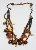 A GOOD AMBER NECKLACE.