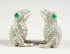 A PAIR OF .800 FROG SALT AND PEPPER.