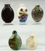 A MIXED LOT OF FIVE SNUFF BOTTLES, various sizes, (5).