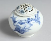 A JAPANESE HIRADO BLUE AND WHITE PORCELAIN TRIPOD KORO AND COVER. 9cm diameter