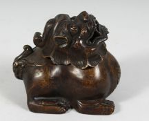 A CHINESE BRONZE FOO-DOG FORMED CENSER AND COVER. Mark to base. 13cm long