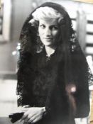 PHOTOGRAPHY / ROYALTY, group of vintage press photos of Mountbatten's wedding, including Queen Mary,