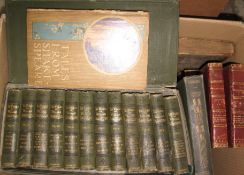 [SHAKESPEARE] Mixed lot, incl. leatherbound Shakespeare editions. (1 box).