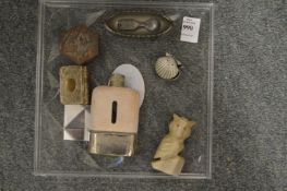 Miscellaneous collectables.