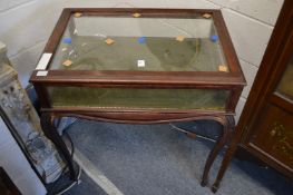 A late Victorian mahogany bijouterie table (AF).