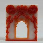 A FINE AND RARE INDIAN CARVED CAMEO GLASS FRAME, 5cm x 4cm.