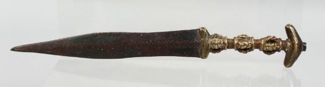 A SMALL EARLY AFRICAN DAGGER, 24.5cm long.