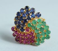 A GOOD 18CT GOLD SAPPHIRE, EMERALD AND RUBY RING.