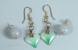 A PAIR OF JADE EARRINGS