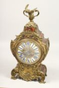A GOOD 19TH CENTURY FRENCH BOULLE MANTEL CLOCK with blue and white Roman numerals, striking on a