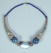 A CHINESE SILVER CLASP NECKLACE.