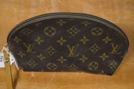 A ladies clutch bag.