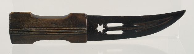 AN UNUSUAL 17TH/18TH CENTURY OTTOMAN DAGGER, with open worked blade, 20.5cm long.