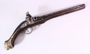 A GOOD 18TH CENTURY PERSIAN FLINTLOCK PISTOL, with engraved lockplate and barrel, silver inlaid grip
